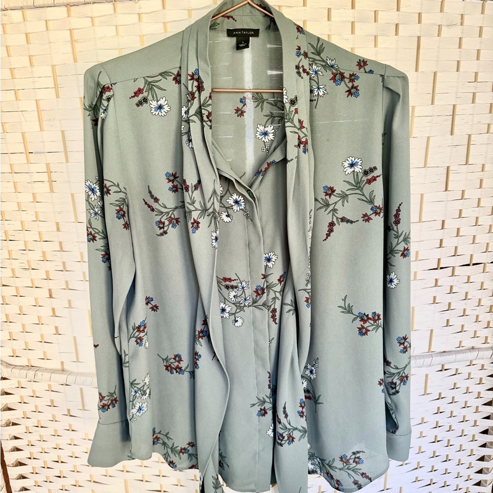 Ann Taylor Green Floral Blouse